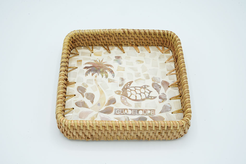 Plateau Nacre Carré 18cm x 18cm x 3 cm de hauteur