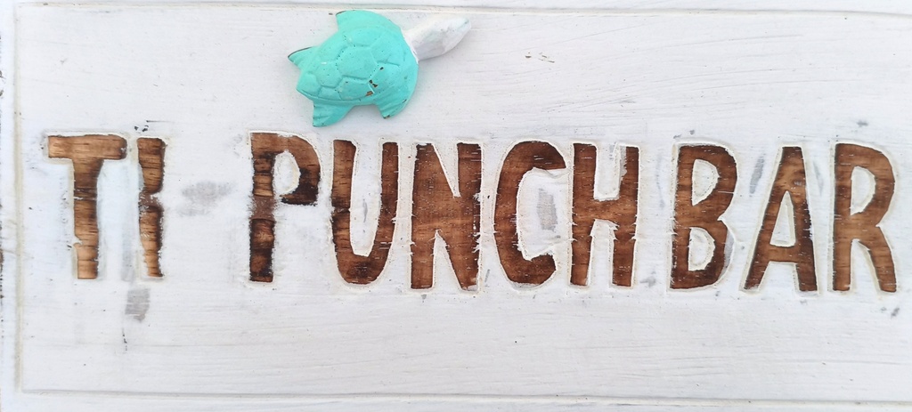 Panneaux en Bois Sculpté Ti Punch Bar