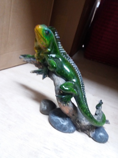 [46003] Figurine Lezard Sur Bois